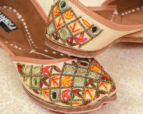 Women's Ethnic Traditional Jutti | Handcrafted Punjabi Footwear | Multi-Color Variants - Flat Mojari for Casual & Festive Wear - Nakh Clothing