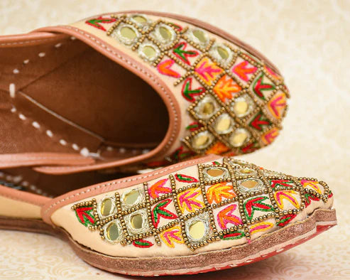 Women's Ethnic Traditional Jutti | Handcrafted Punjabi Footwear | Multi-Color Variants - Flat Mojari for Casual & Festive Wear - Nakh Clothing