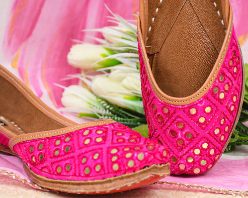 Women's Ethnic Traditional Jutti | Handcrafted Punjabi Footwear | Multi-Color Variants - Flat Mojari for Casual & Festive Wear - Nakh Clothing