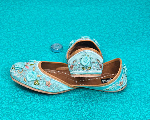 Women's Ethnic Traditional Jutti | Handcrafted Punjabi Footwear | Multi-Color Variants - Flat Mojari for Casual & Festive Wear - Nakh Clothing