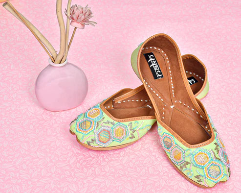 Women's Ethnic Traditional Jutti | Handcrafted Punjabi Footwear | Multi-Color Variants - Flat Mojari for Casual & Festive Wear - Nakh Clothing