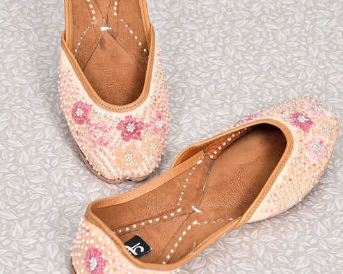 Women's Ethnic Traditional Jutti | Handcrafted Punjabi Footwear | Multi-Color Variants - Flat Mojari for Casual & Festive Wear - Nakh Clothing