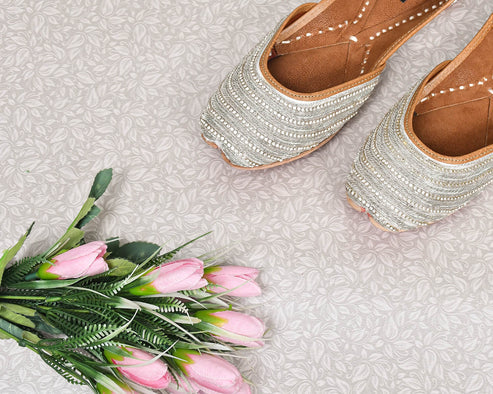Women's Ethnic Traditional Jutti | Handcrafted Punjabi Footwear | Multi-Color Variants - Flat Mojari for Casual & Festive Wear - Nakh Clothing