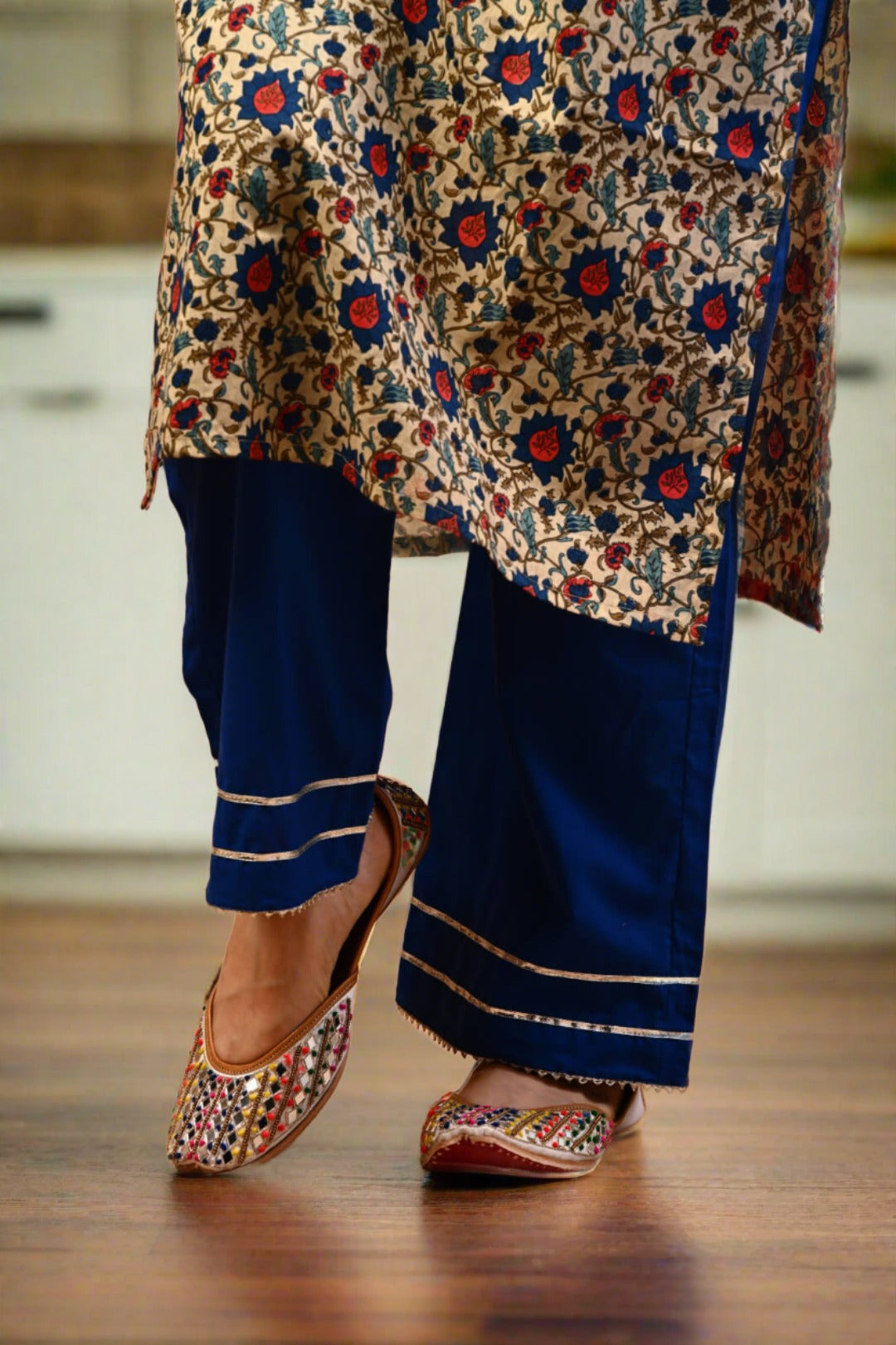 BLUE FLORAL HANDBLOCK PRINT COTTON SUIT SET  (SET OF 2) - Nakh Clothing