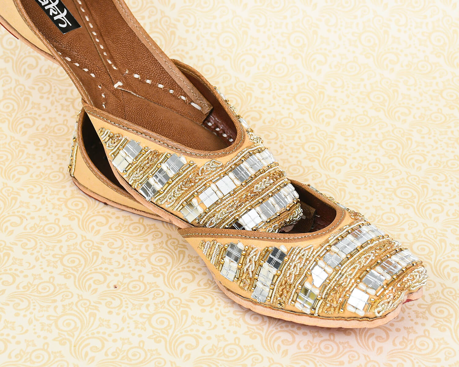 Punjabi Juttis