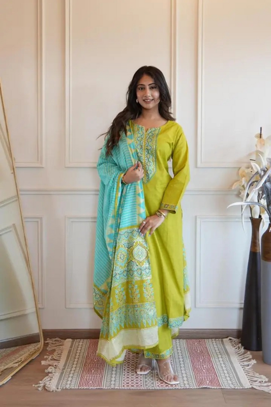 Green Cotton Slub 3-Piece Suit Set | Handwork Kurta with Printed Dupatta & Pants