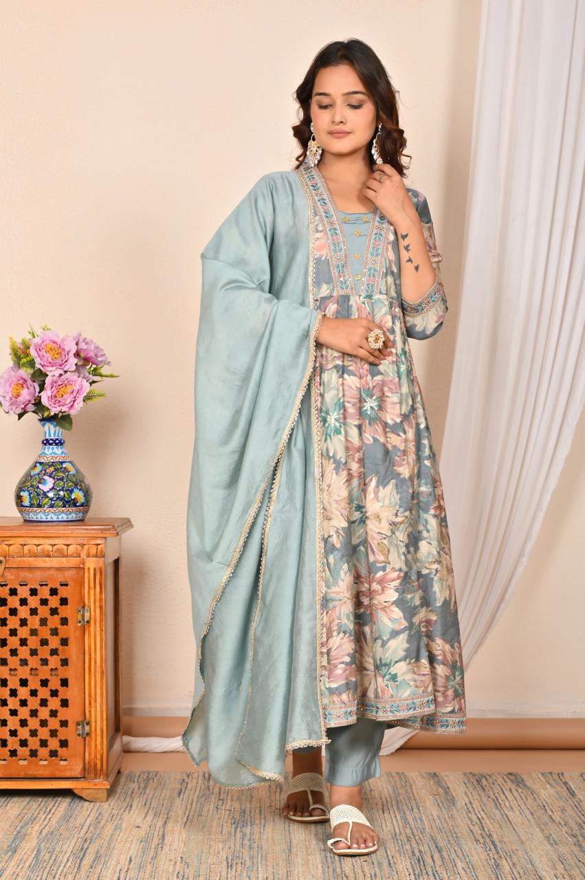 "Elevate Your Festive Look with Nakh's Luxurious Floral Anarkali Suit Set"