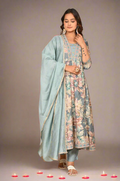 "Elevate Your Festive Look with Nakh's Luxurious Floral Anarkali Suit Set"