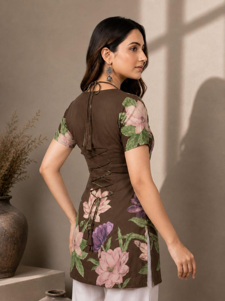 "Floral Print Cotton Top with Halter Neckline for Women"