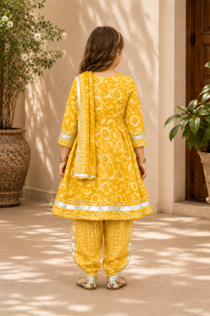 Girls Cotton Printed Kurti, Dhoti Pants & Dupatta Set