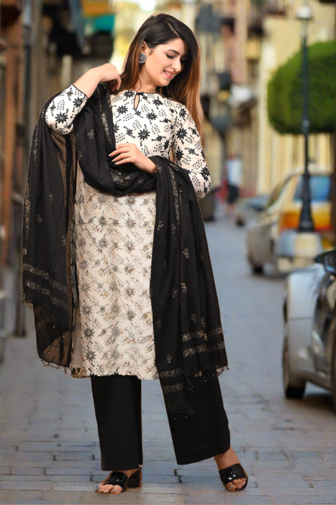 Women Cotton Printed Straight Stitched Suit And Palazzo Set (White & Black)