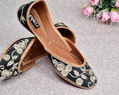 Punjabi Juttis